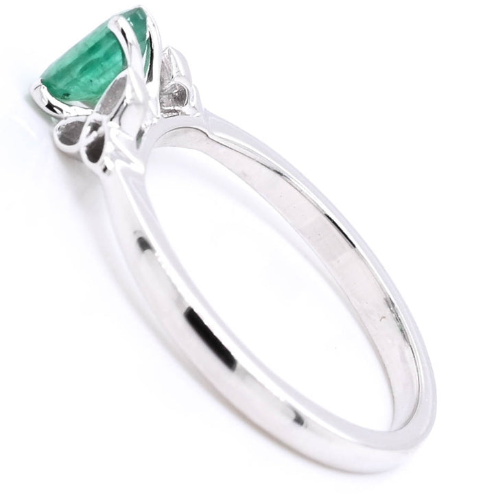 14KT White Gold 0.44CT Oval Shape Emerald Ring.