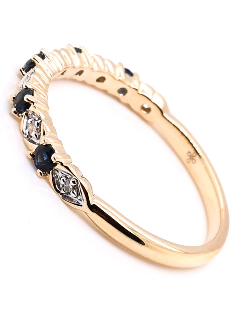 10KT Yellow Gold 0.20CTW Blue Sapphire & Diamond Ring.