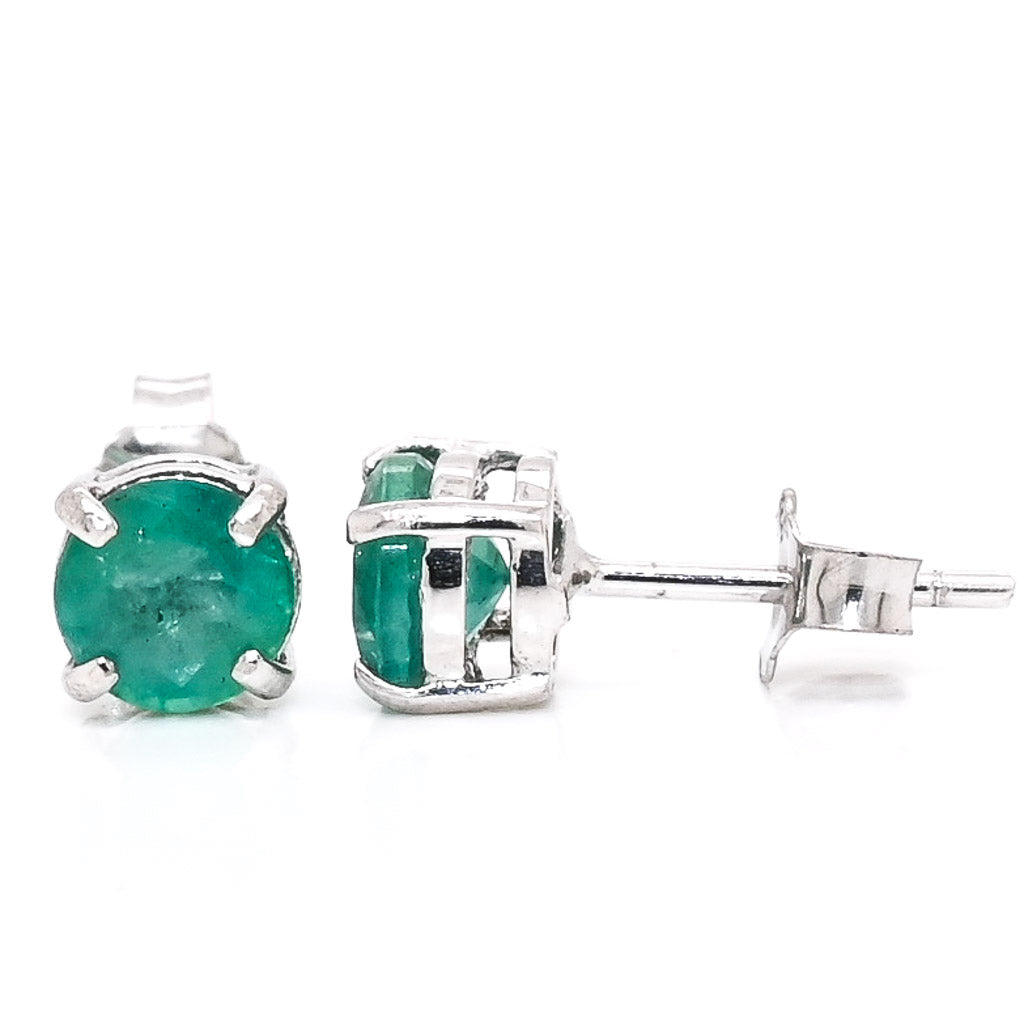 14KT White Gold 5MM Emerald Stud Earrings.