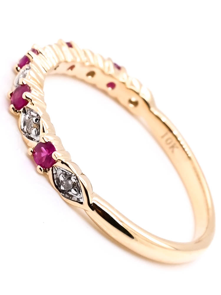 10KT Yellow Gold 0.20CTW Ruby & Diamond Ring.