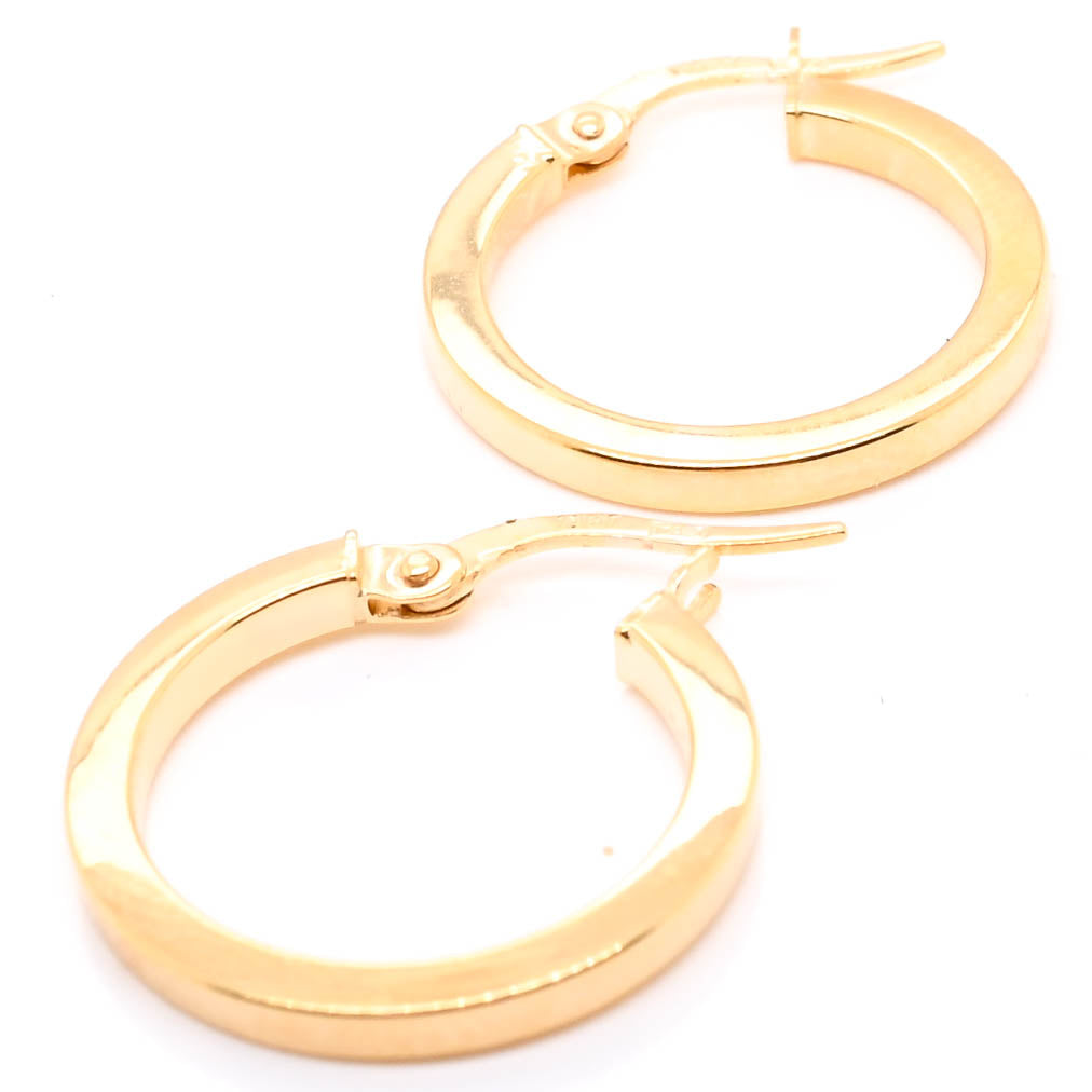 10KT Yellow Gold Small Hoop Earrings.