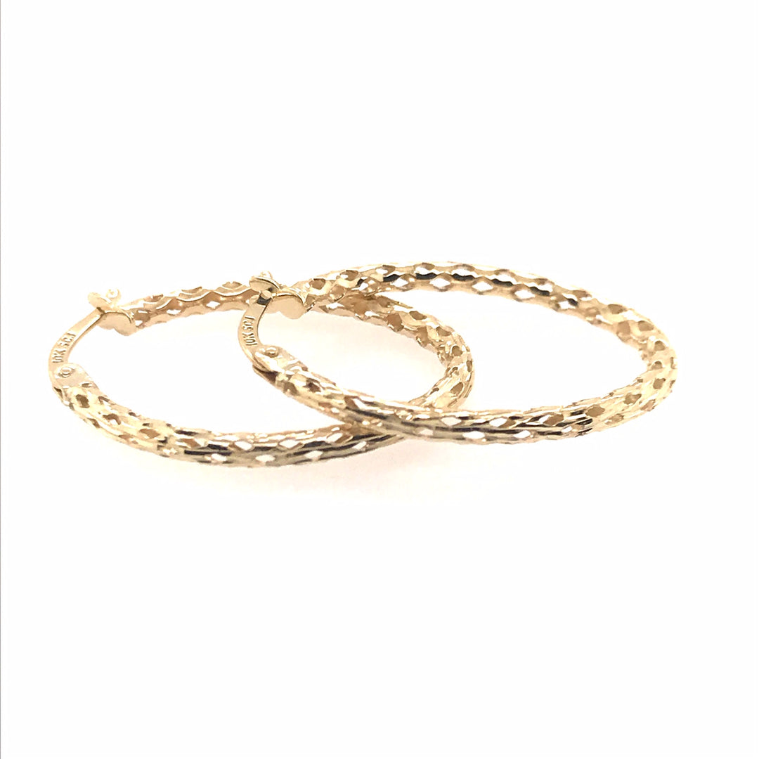 10KT Yellow Gold 20mm Oval Hoop Earrings.