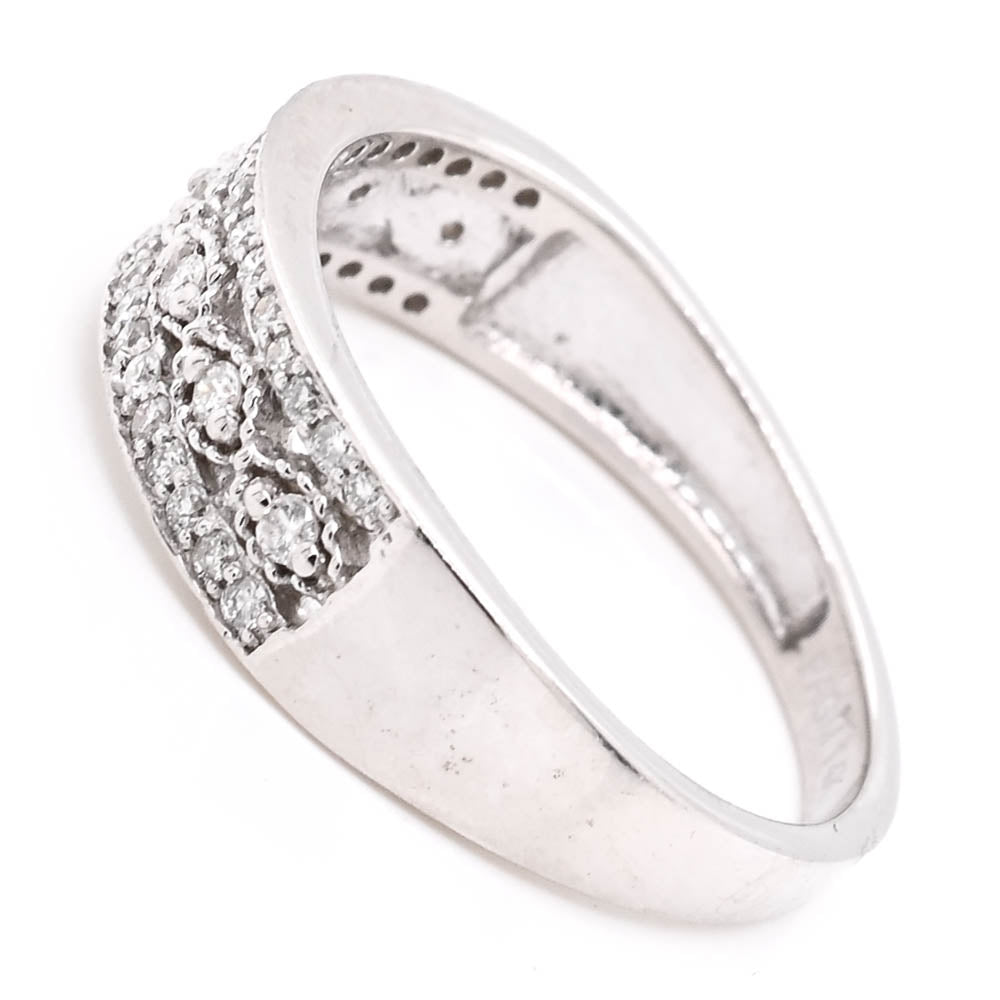 14KT White Gold 0.27CTW Diamond Ring.