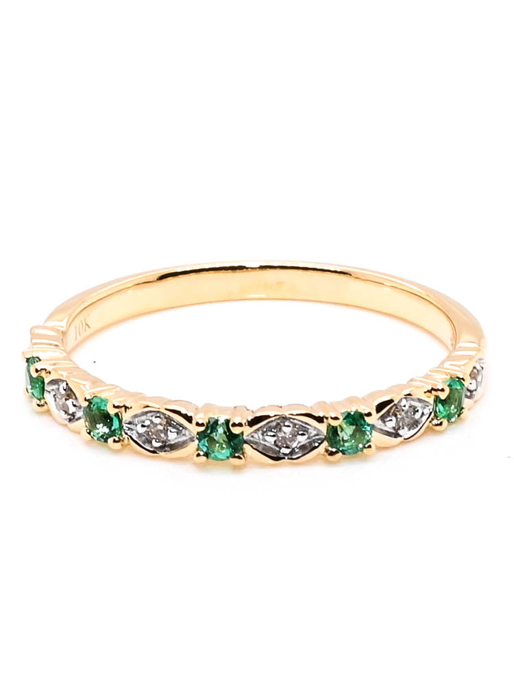 10KT Yellow Gold 0.20CTW Emerald & Diamond Ring.