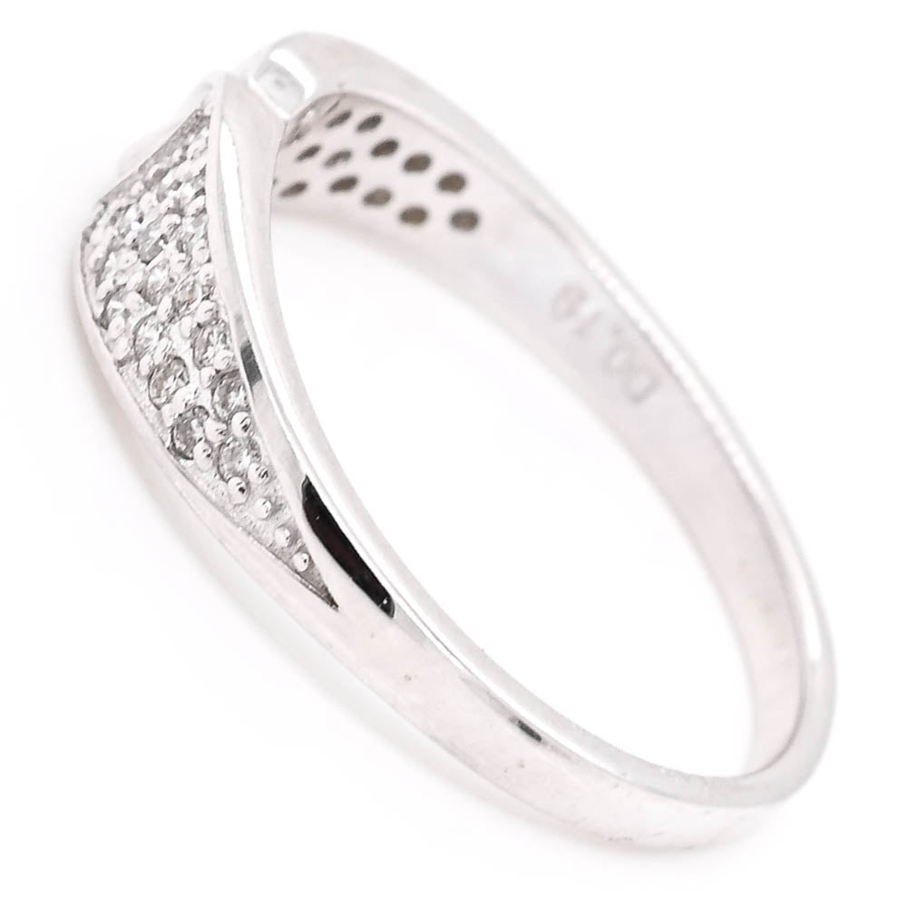 14KT White Gold 0.19CTW Diamond Ring.