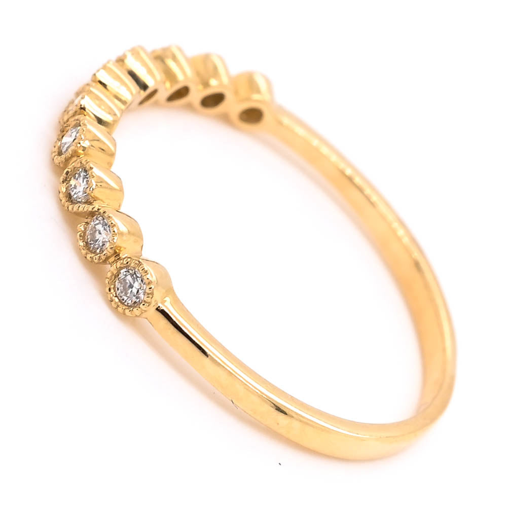 14KT Yellow Gold 0.15CTW Diamond Wedding Band.