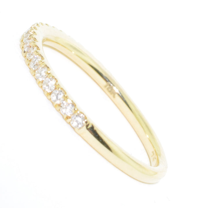 18KT Yellow Gold 0.28CTW Diamond Wedding Band.