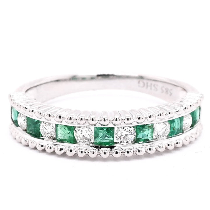 14KT White Gold 0.32CTW Green Emerald and Diamond Ring.