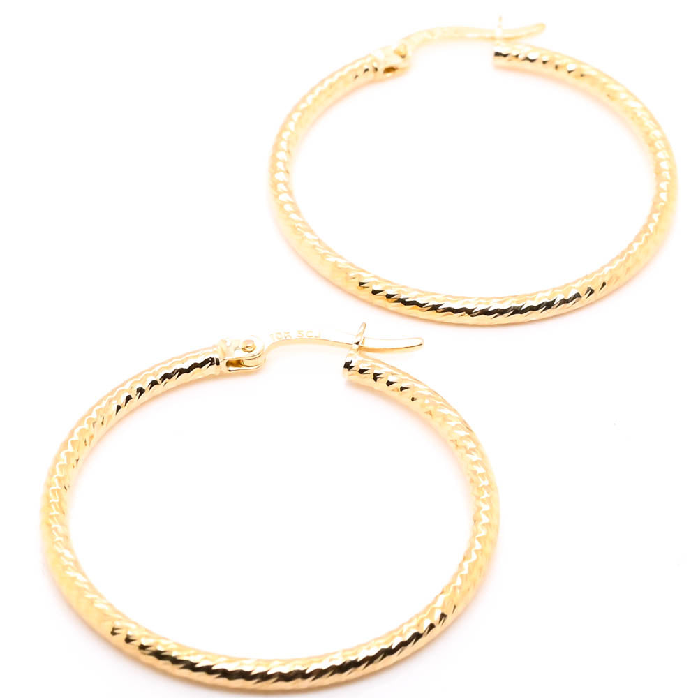 10KT Yellow Gold Medium Hoop Earrings.