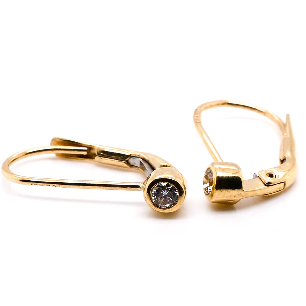 10KT Yellow Gold C.Z Lever Back Earrings.