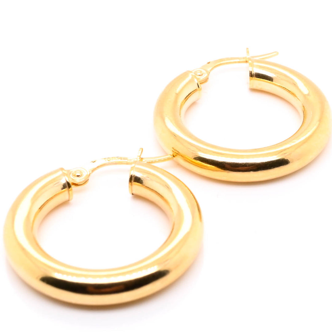 10KT Yellow Gold 28mm Medium Hoop Earrings.