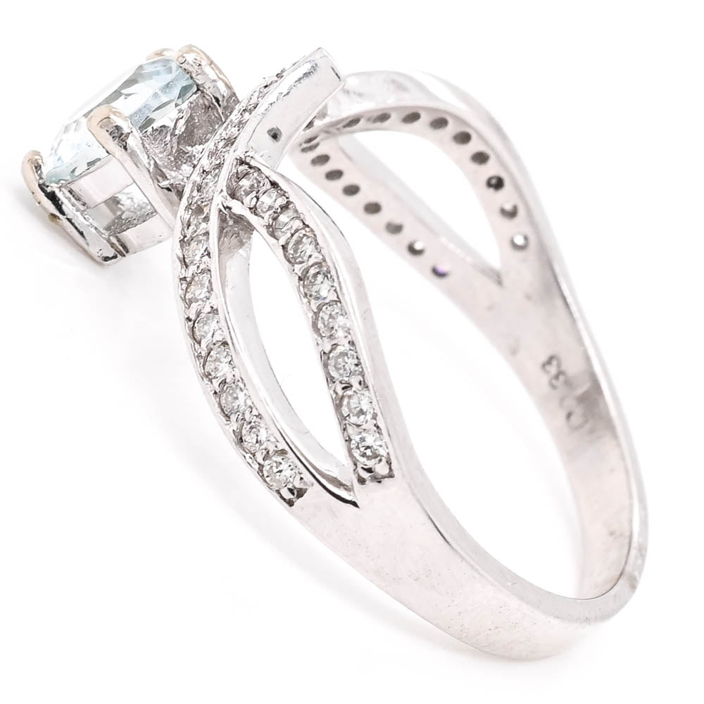 14KT White Gold 0.90CT Aquamarine & Diamond Ring.