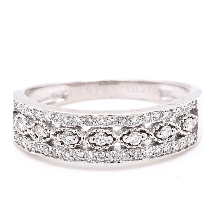 14KT White Gold 0.27CTW Diamond Ring.