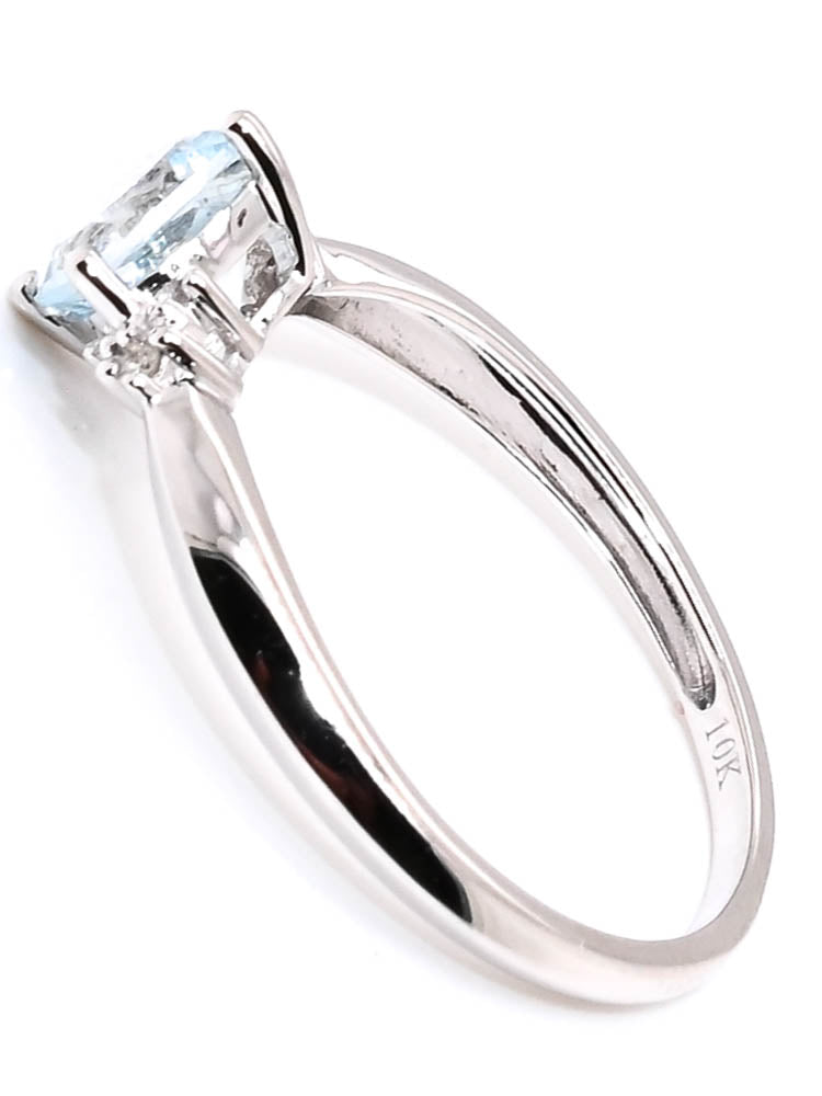 10K White Gold 0.76CT Cushion Cut Aquamarine & Diamond Ring.