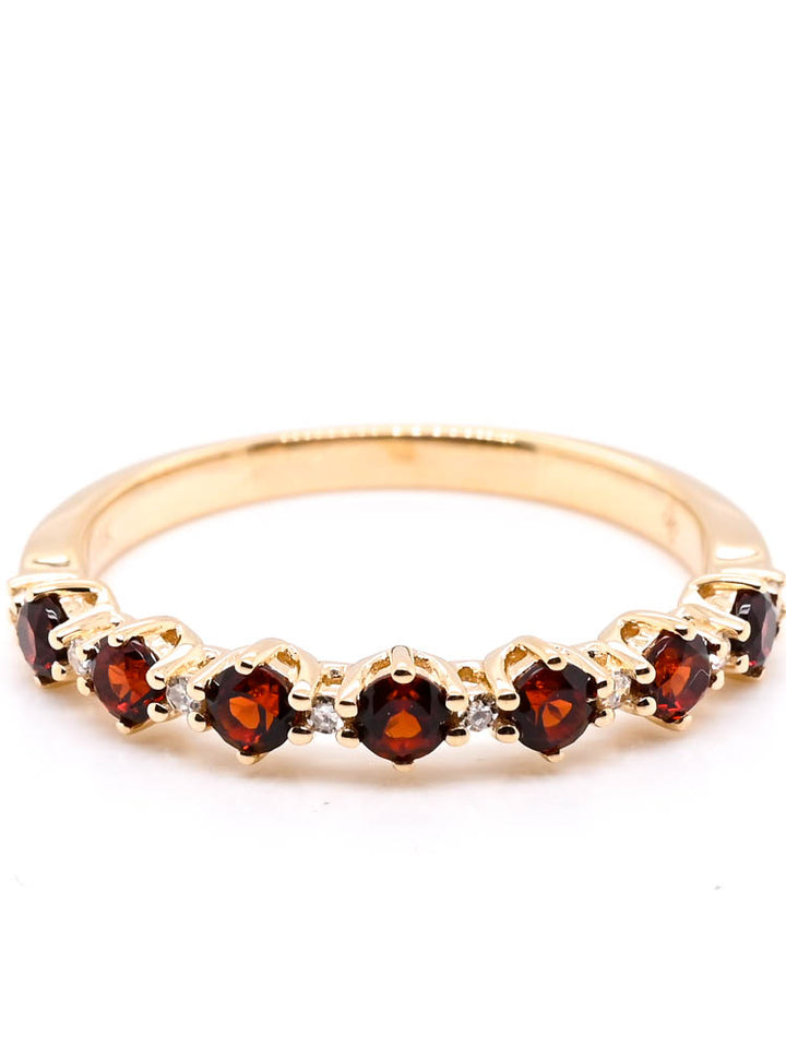 10KT Yellow Gold 0.55CTW Garnet & Diamond Band.