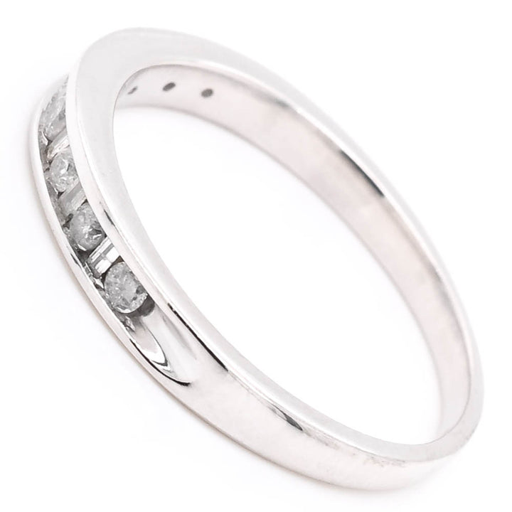 10KT White Gold 0.23CTW Diamond Wedding Band.