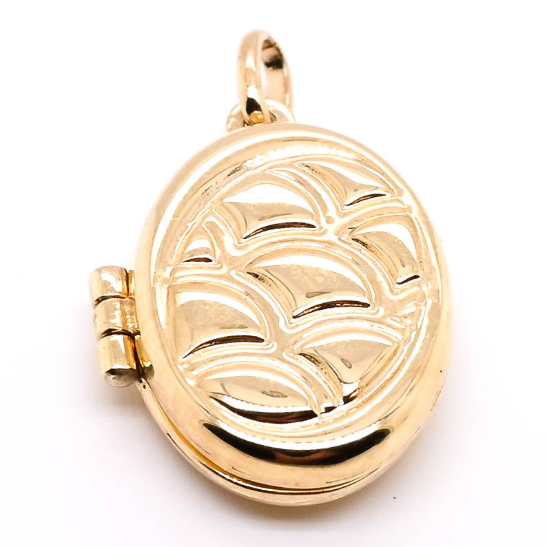 10KT Yellow Gold 19x13mm Oval Locket.