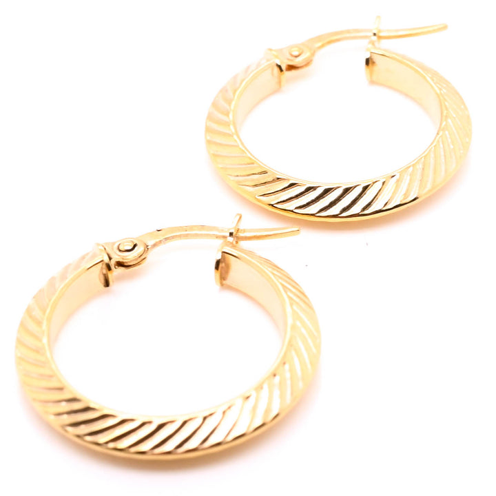 10KT Yellow Gold Small Hoop Earrings.