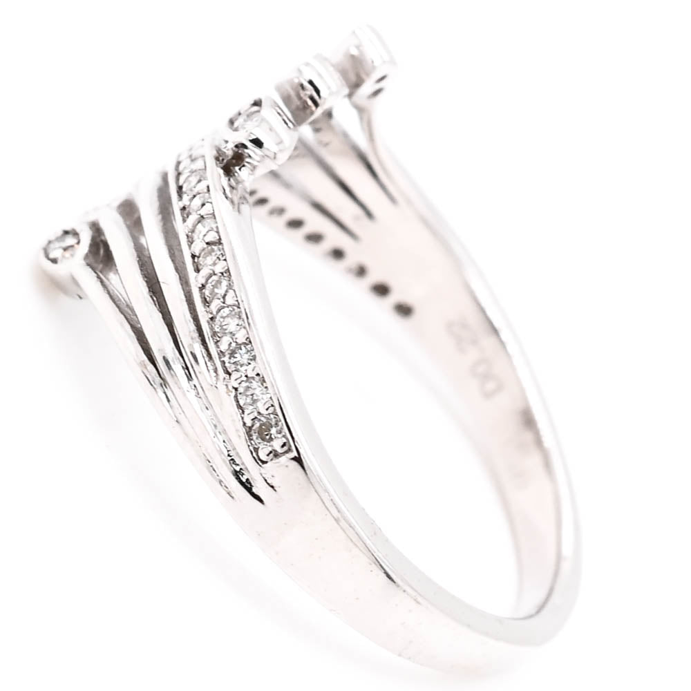 14KT White Gold 0.22CTW Diamond Ring.