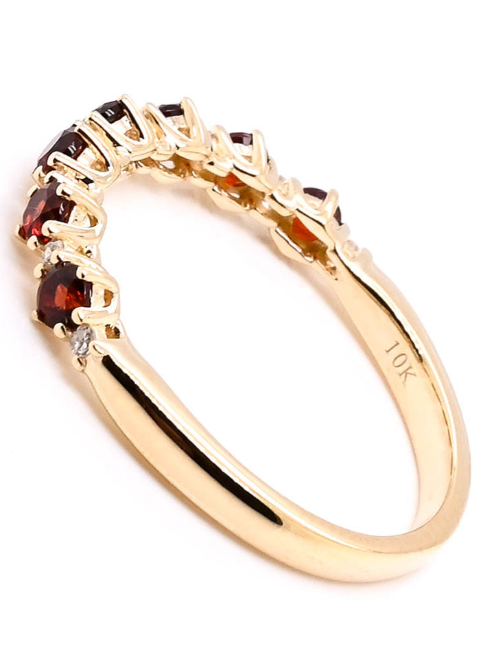 10KT Yellow Gold 0.55CTW Garnet & Diamond Band.